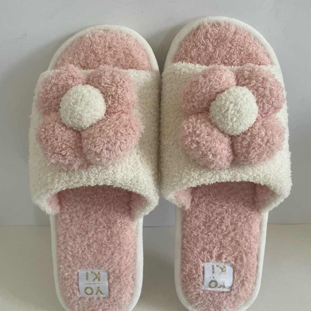 Yoki Pink and Cream Fuzzy Flower Slippers